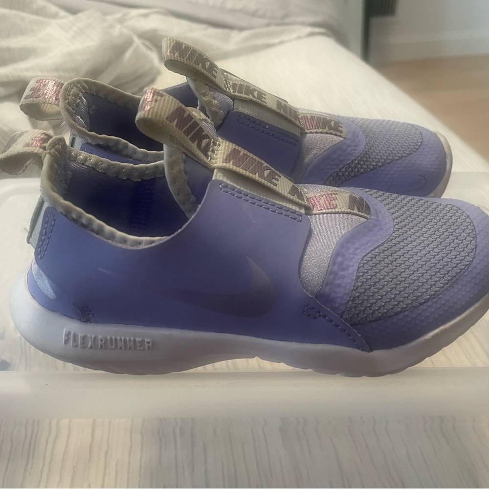 Nike Purple Sneakers Modern Slip-On Design